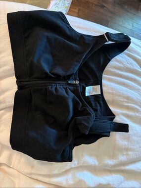 Amazon Black Front-Zip Comfort Sports Bra